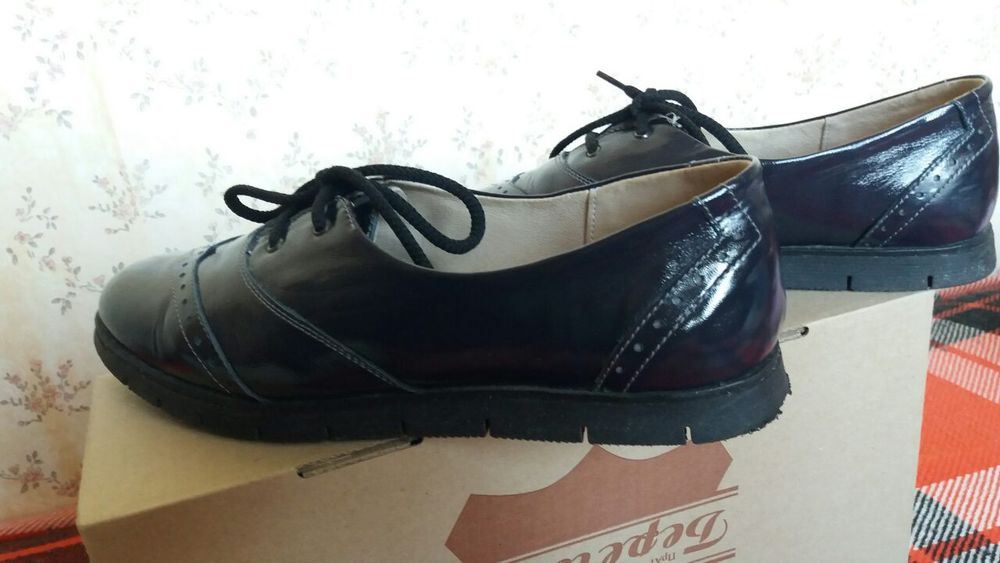 женские туфли темно- синего цвета