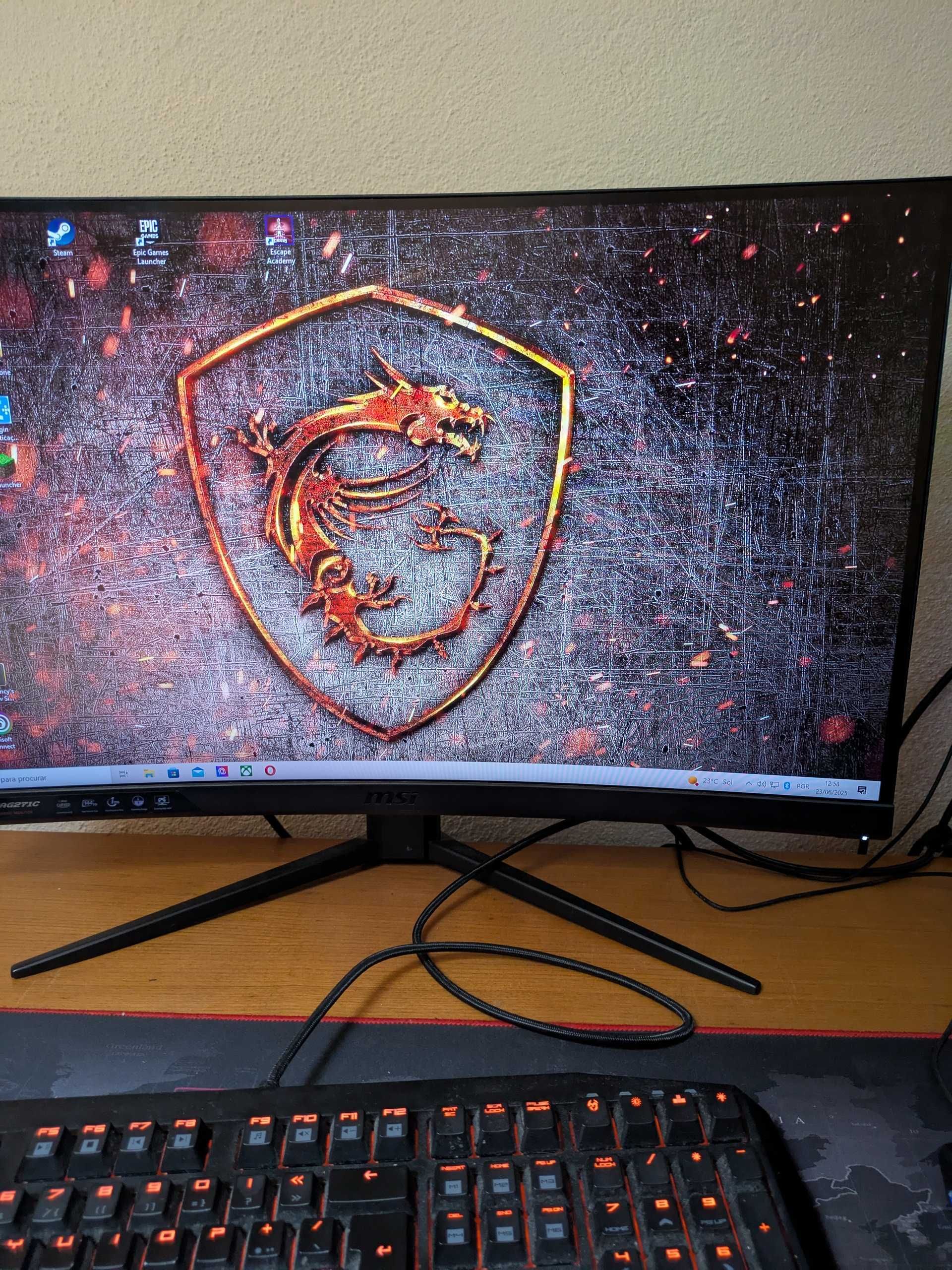 PC gaming com monitor