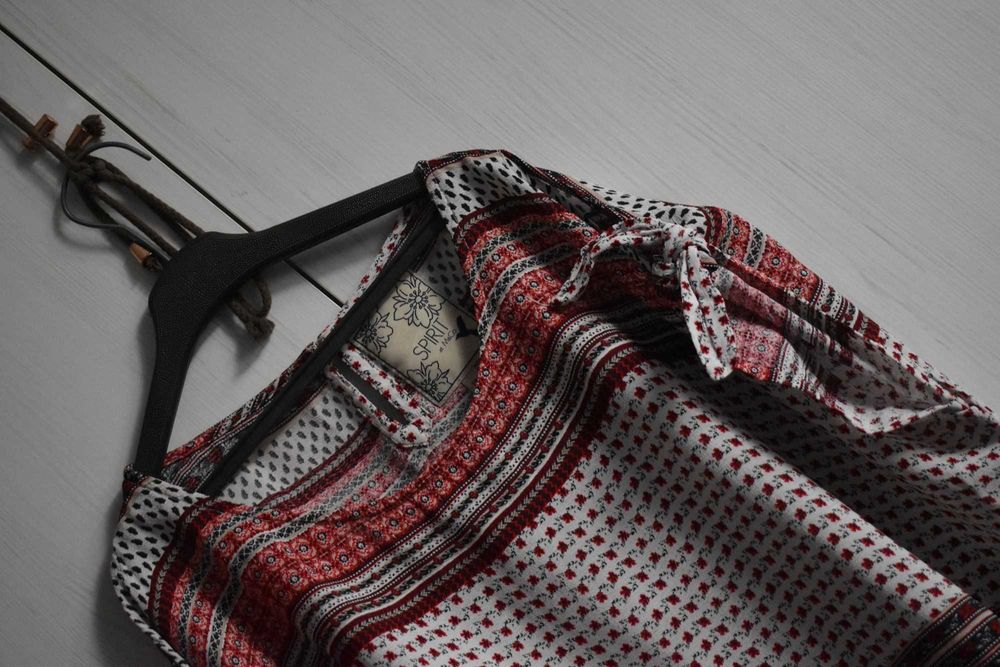 Bluzka 46 3XL koszulka z krótkim rękawem wzorzysta odkryte ramiona