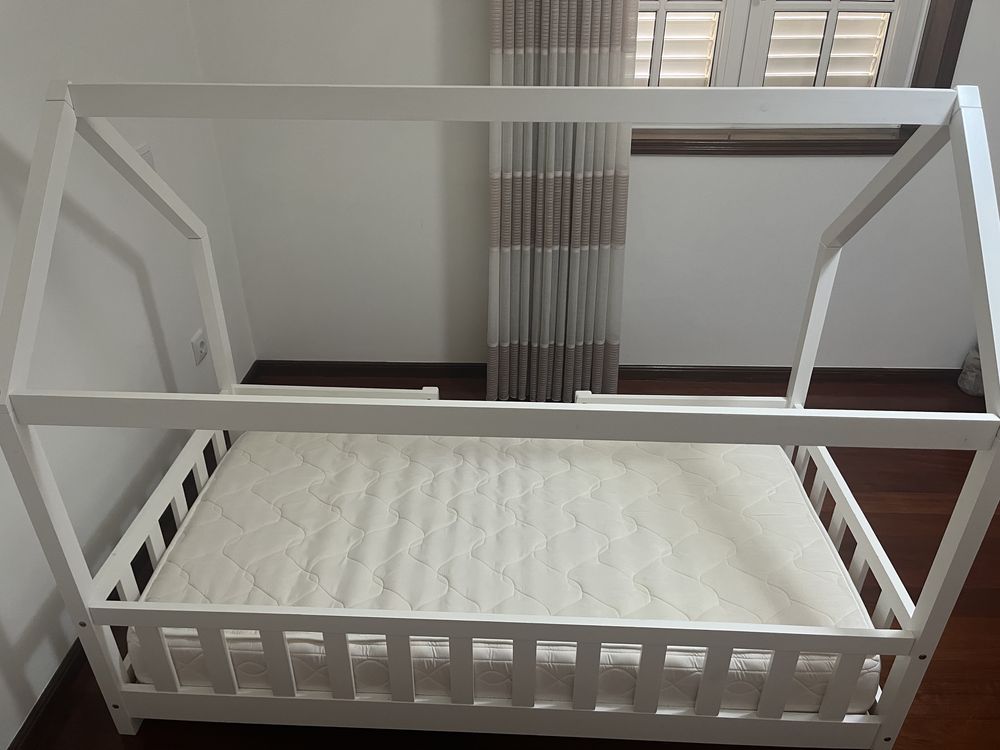 Cama para criança + colchão