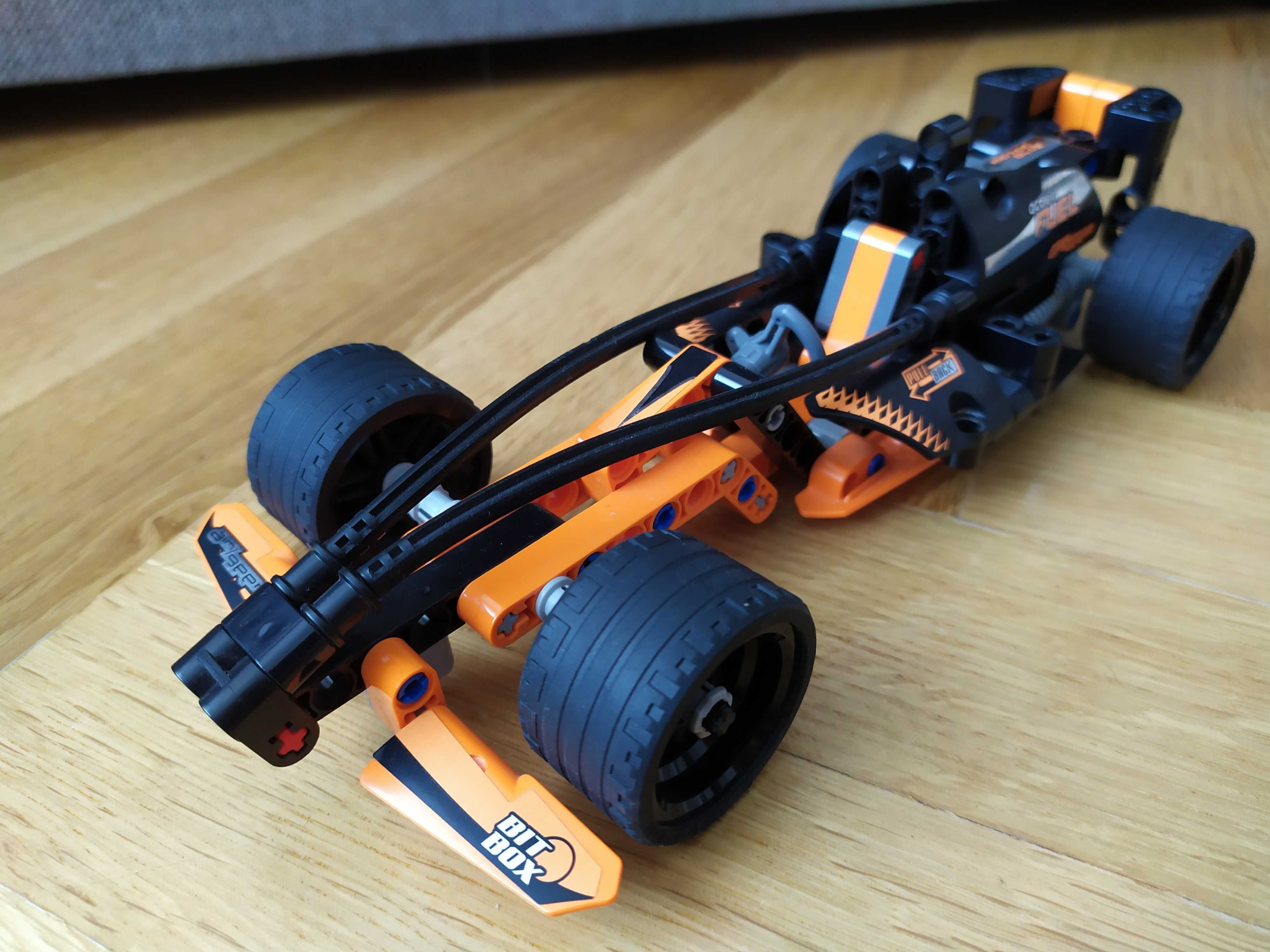 LEGO Technic - 42027 Pustynna wyścigówka + 42026 Czarny zdobywca dróg