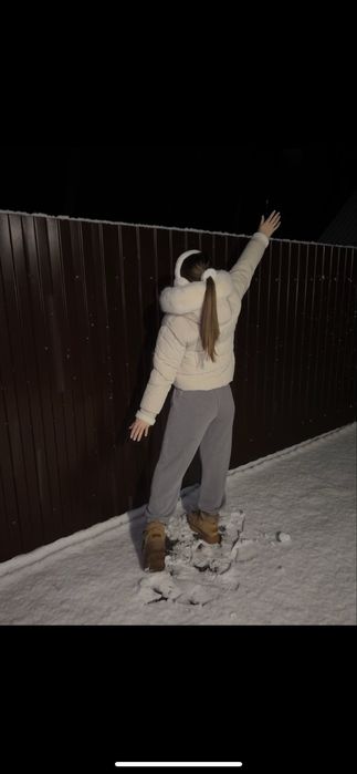 Продам жіночу зимню курточку в ідеальному стані