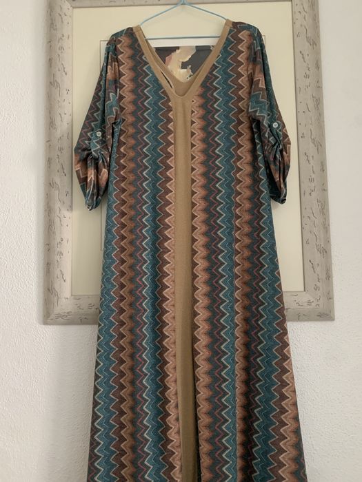 Vestido comprido . Meia manga de mei estacao .