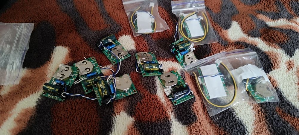 Драйвер Плати конденсатори батарейки