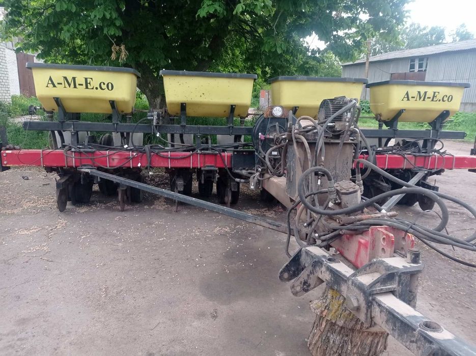 Севалка Kinze 8 рядка