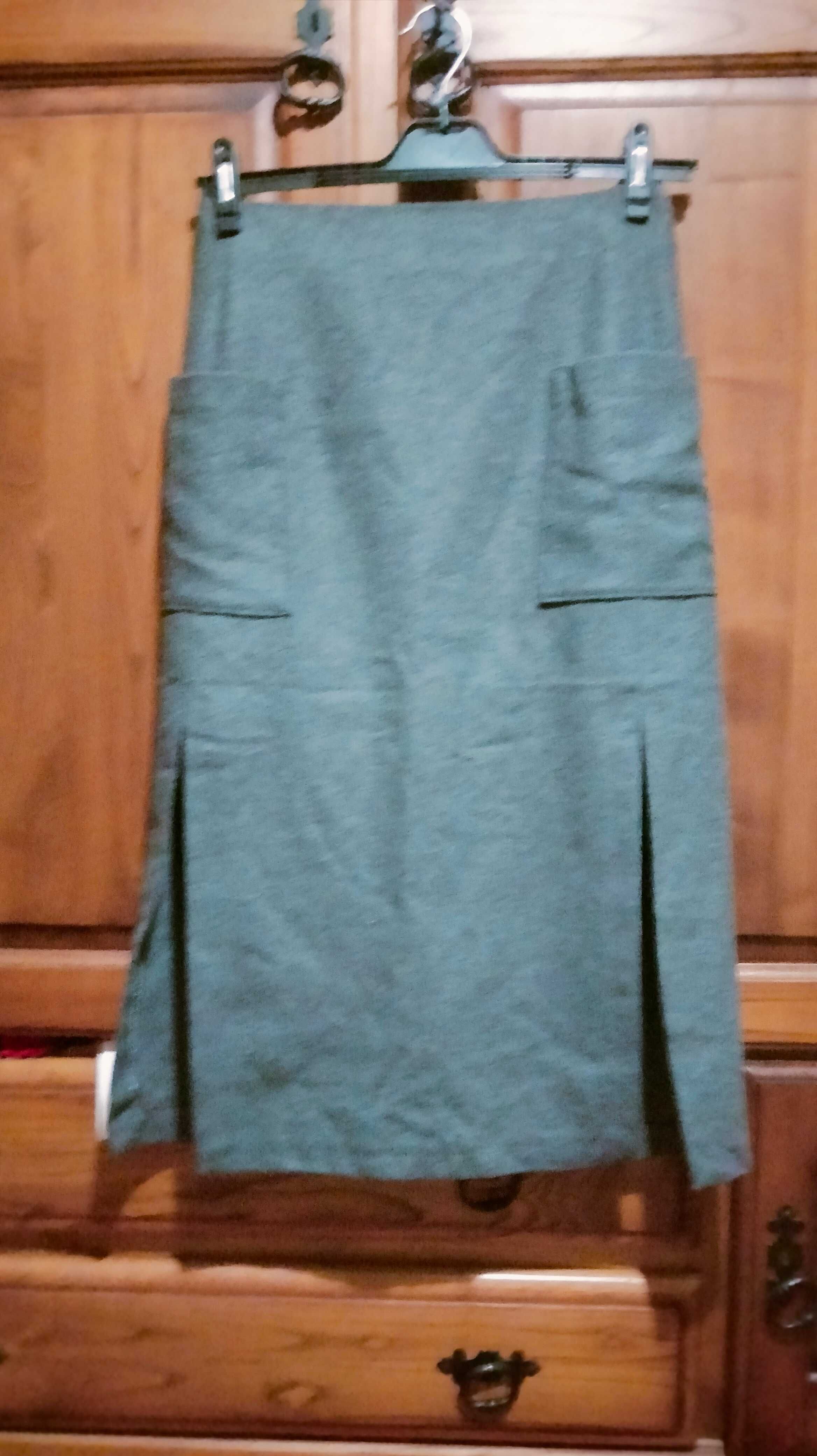 Saias da Zara tamanho médio, novas