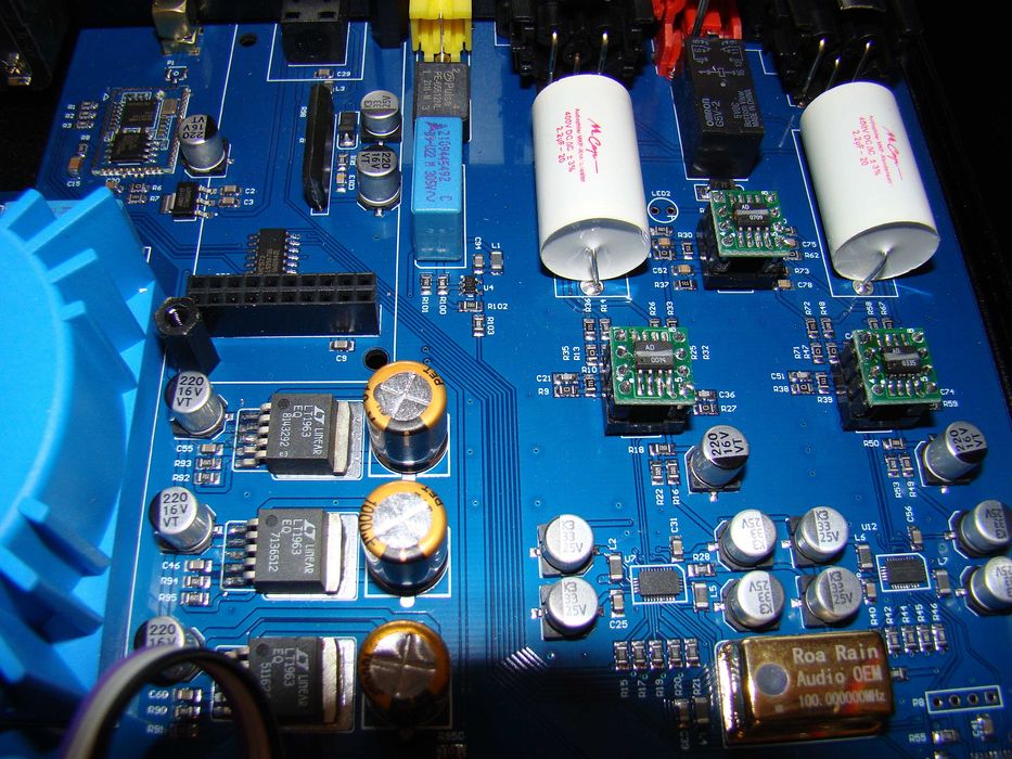 Внешний DAC на ES9038 2шт. Входы: оптика+ USB+коаксиал+Bluetooth