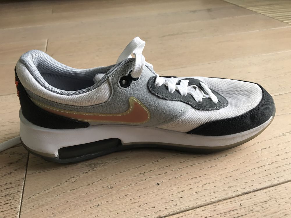 Buty dziecięce Nike NIKE AIR MAX MOTIF NN GS FJD r 39 24,5 cm idealne