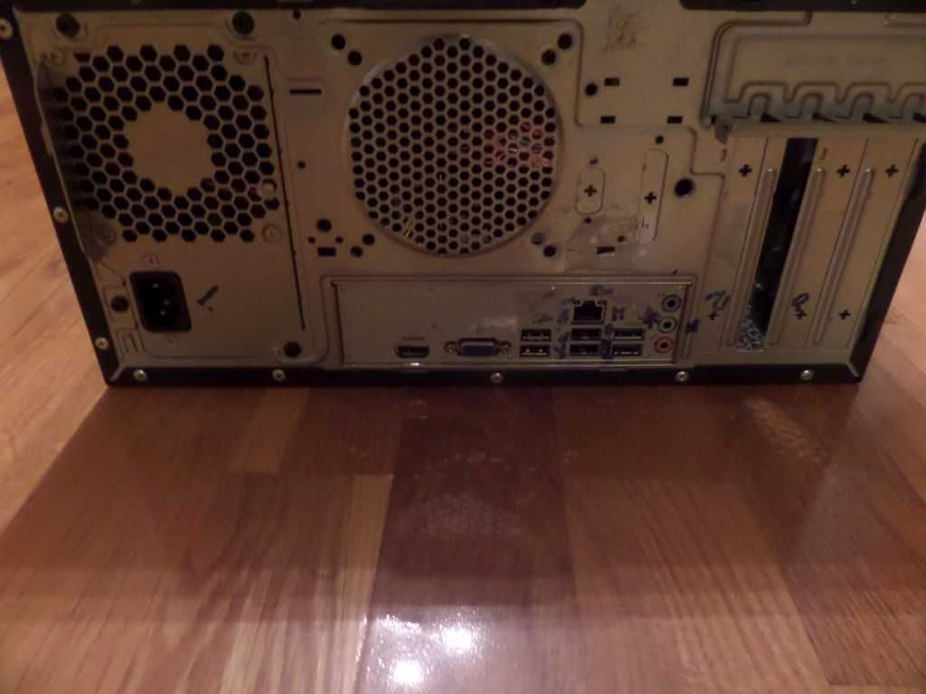 Komputer Acer Aspire AMD A8-7600 3,1GHz/8GB/128GB SSD WIN10 GW