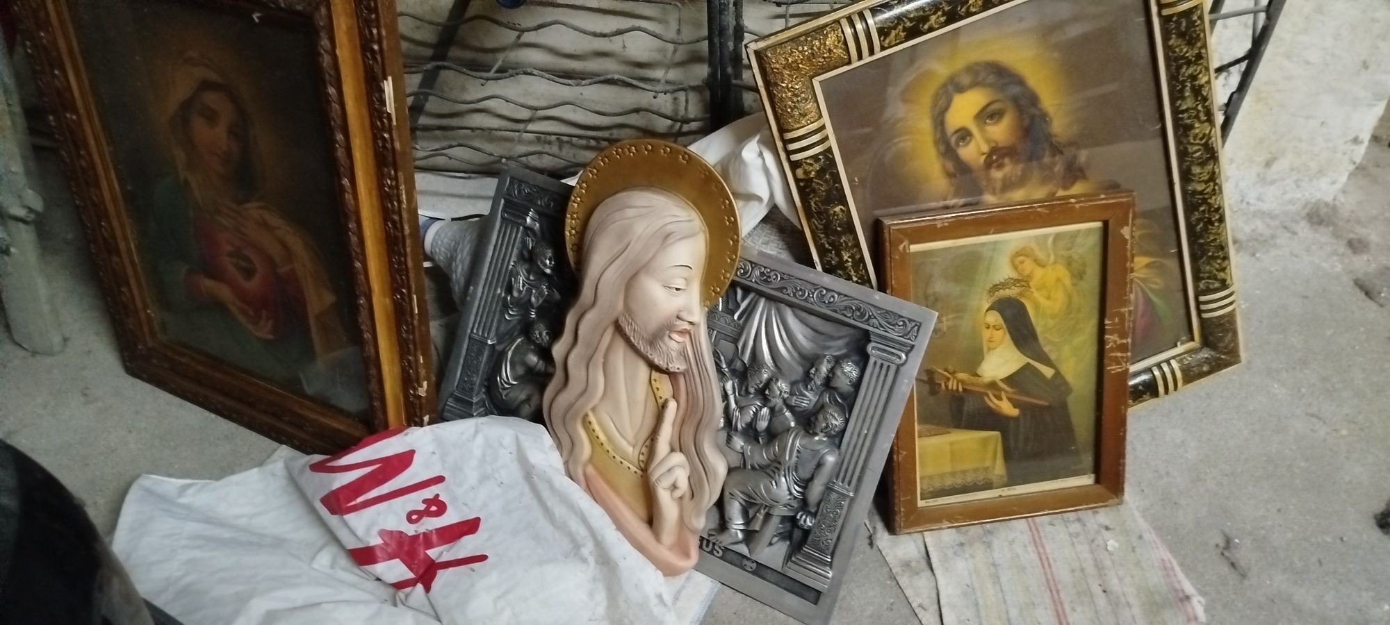 Conjunto objetos arte sacra