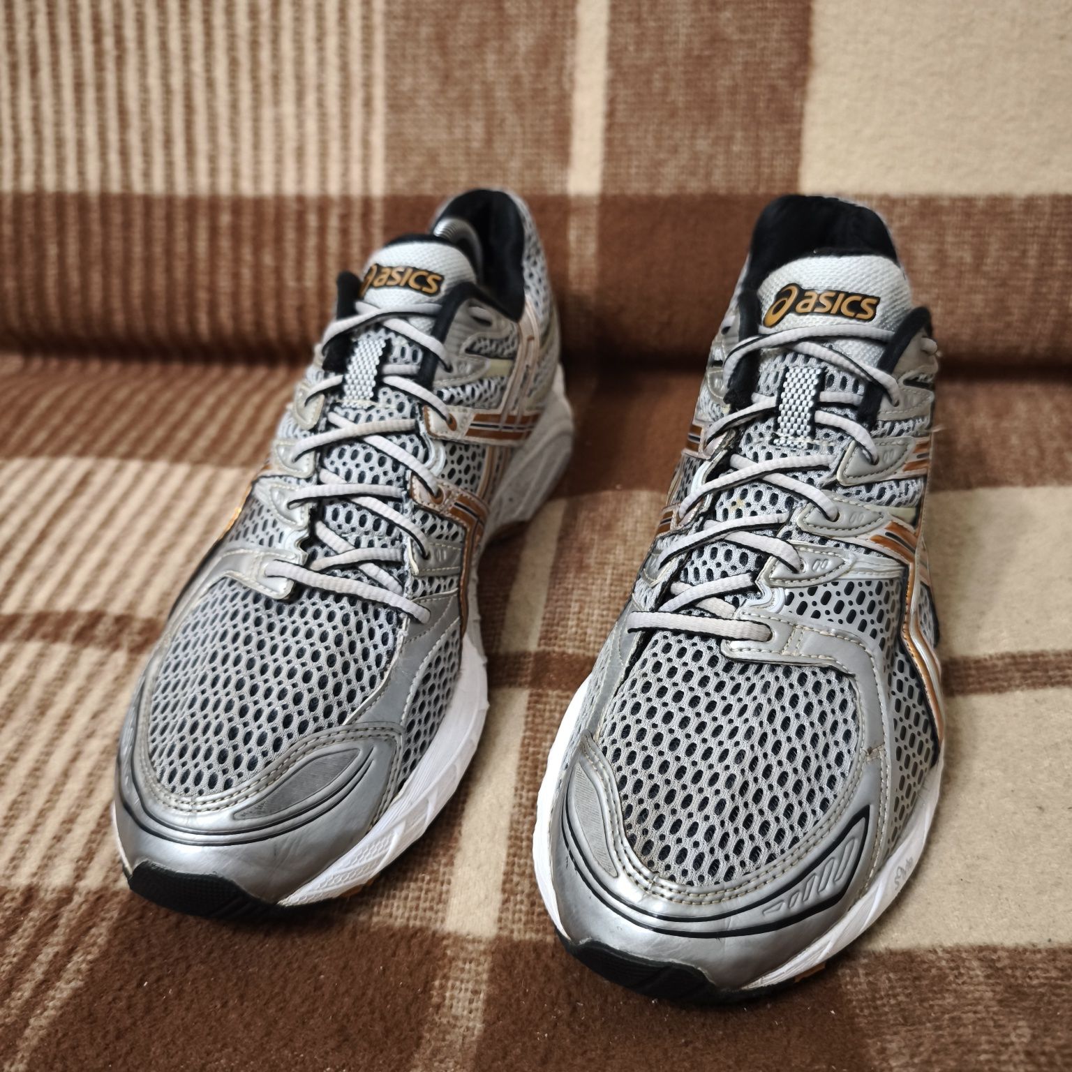 Чоловічі кросівки asics