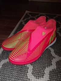 Turfy Adidas Predator