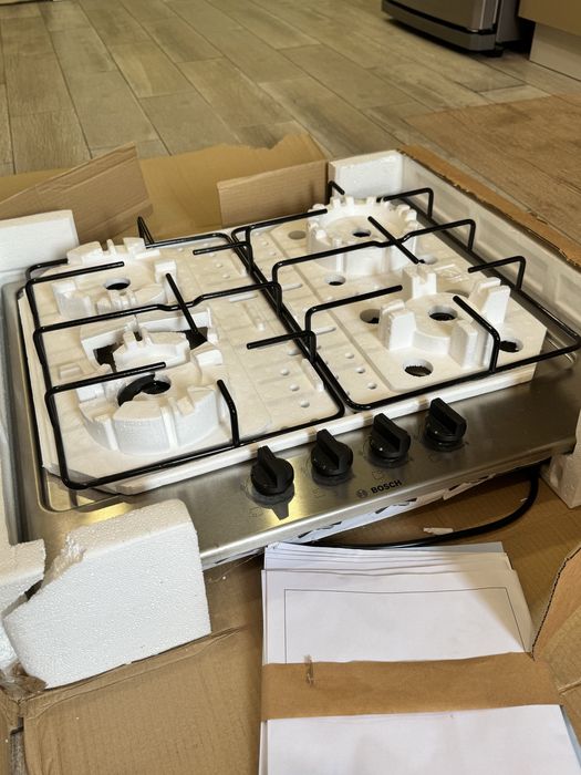 Газова варильна поверхня Bosch PGP6B5B80 нова