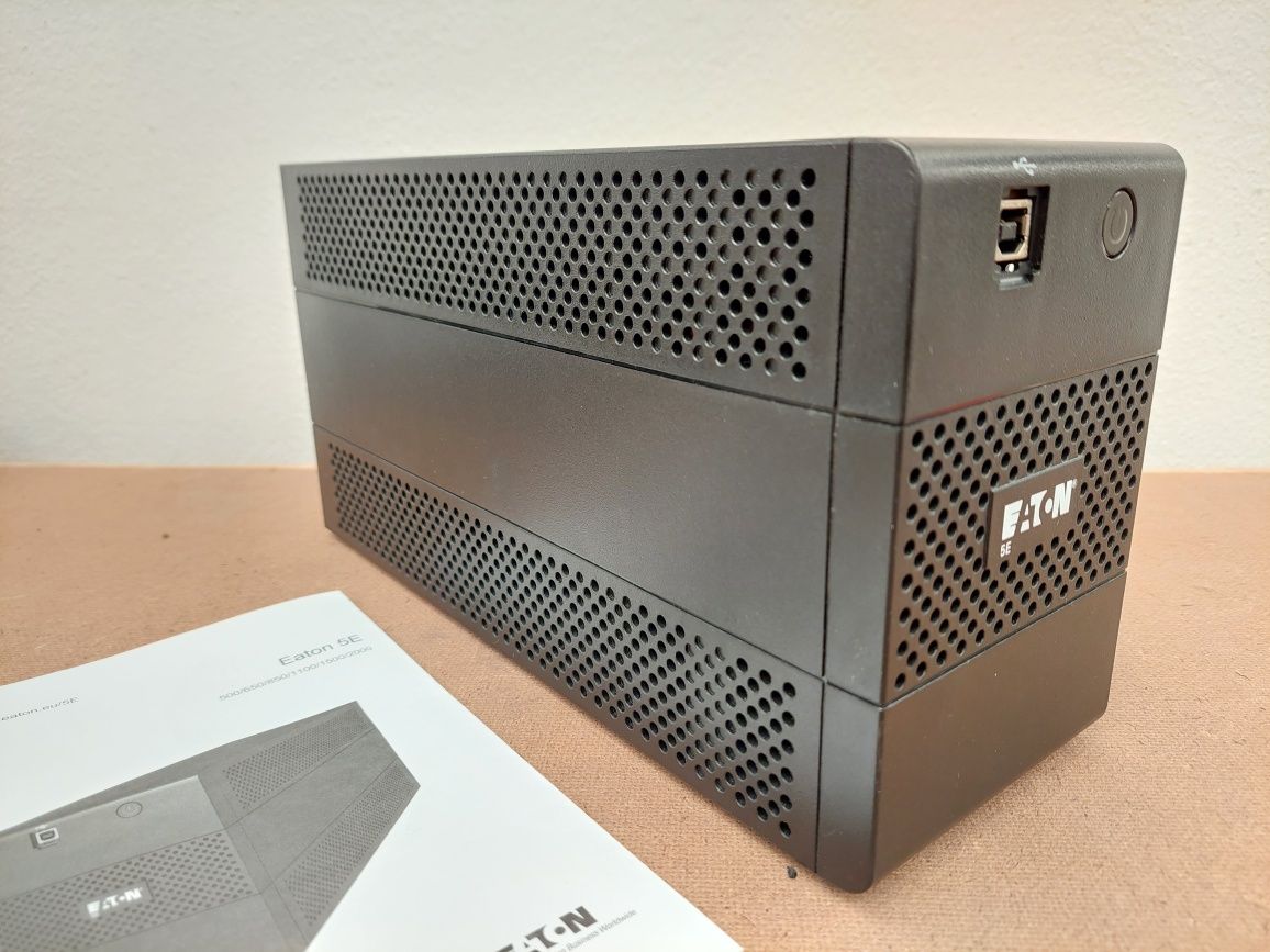 UPS Eaton 5e avariada peças reparação 

- Modelo 5E.
- Cor preta.

Em