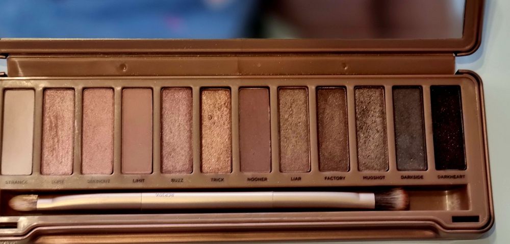 Urban Decay, Naked3, paleta cieni do powiek z pędzelkiem, Nak