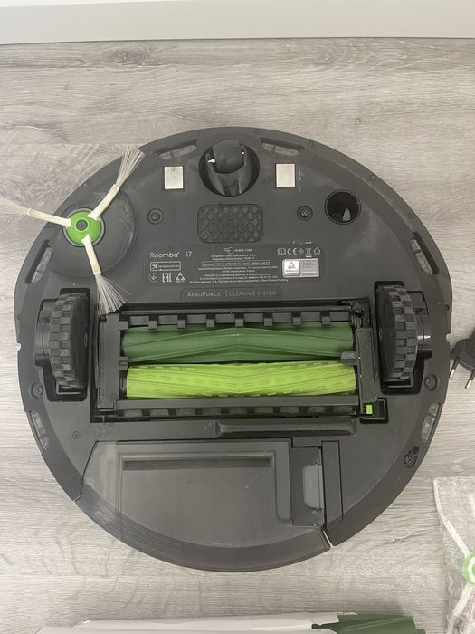 iRobot Roomba i7