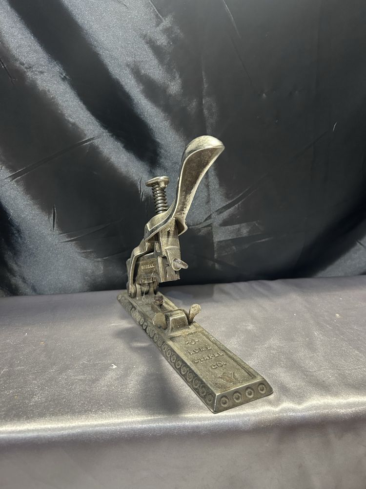 Antyczny Zszywacz z Patentem MADE IN U.S.A., AGME STAPLE 00