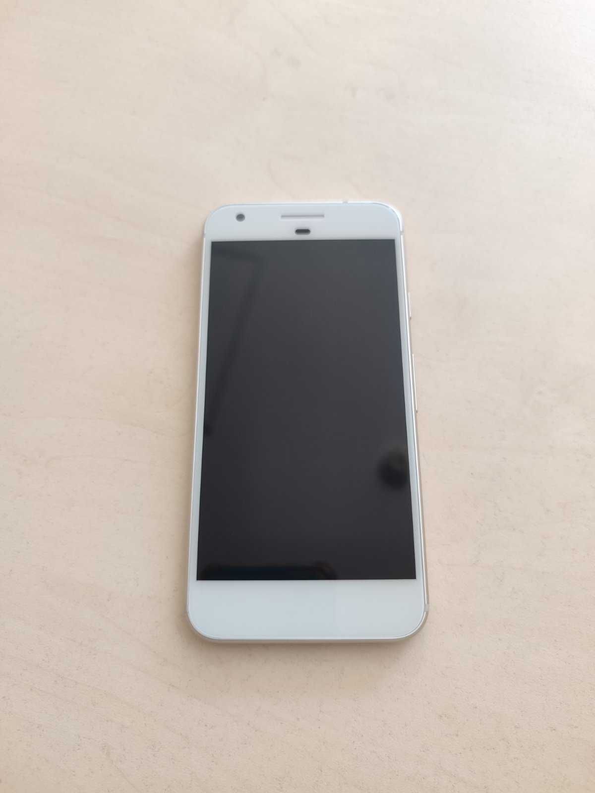 Телефон Google Pixel 1