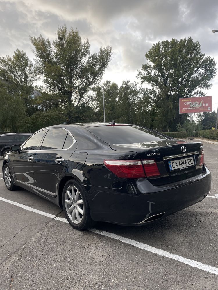 Lexus LS460 Long