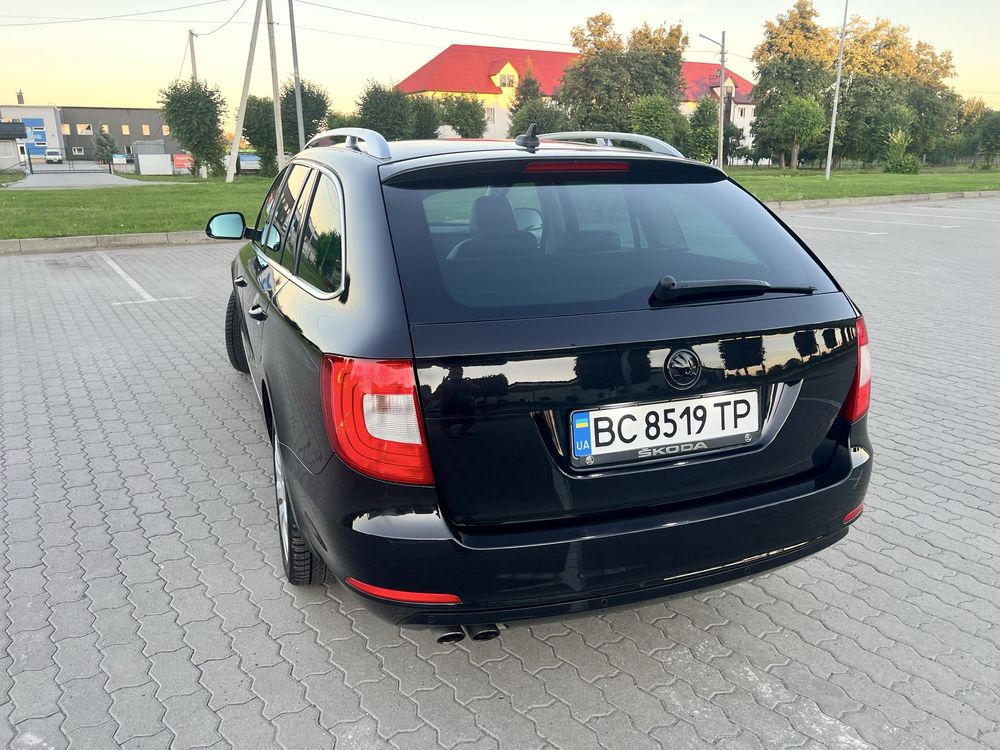 SKODA Superb Combi 2.0 TDI Elegance DSG
