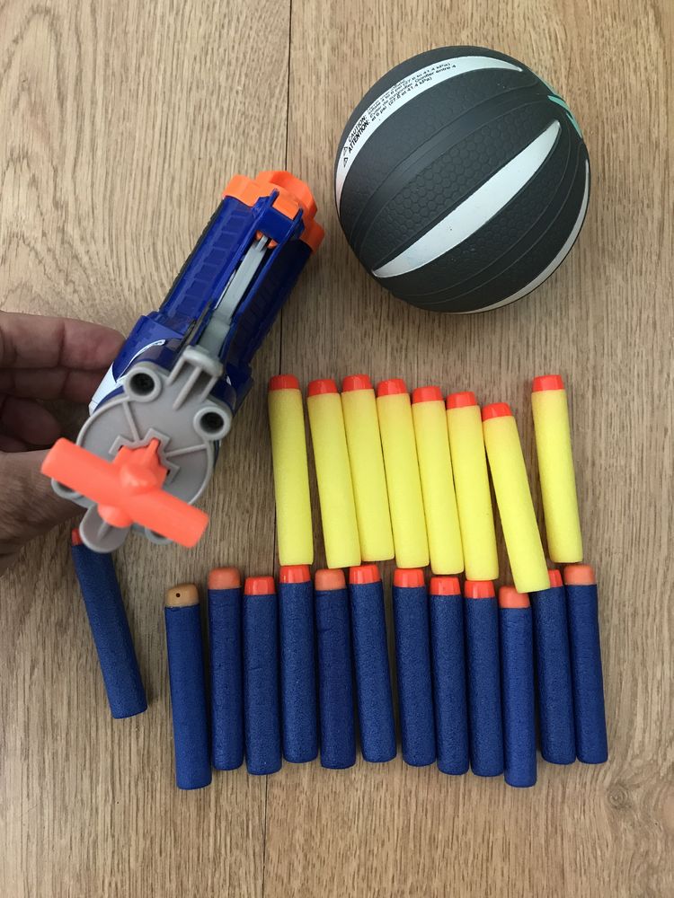 Pistola de lança dardos Nerf Elite Triad 3-EX