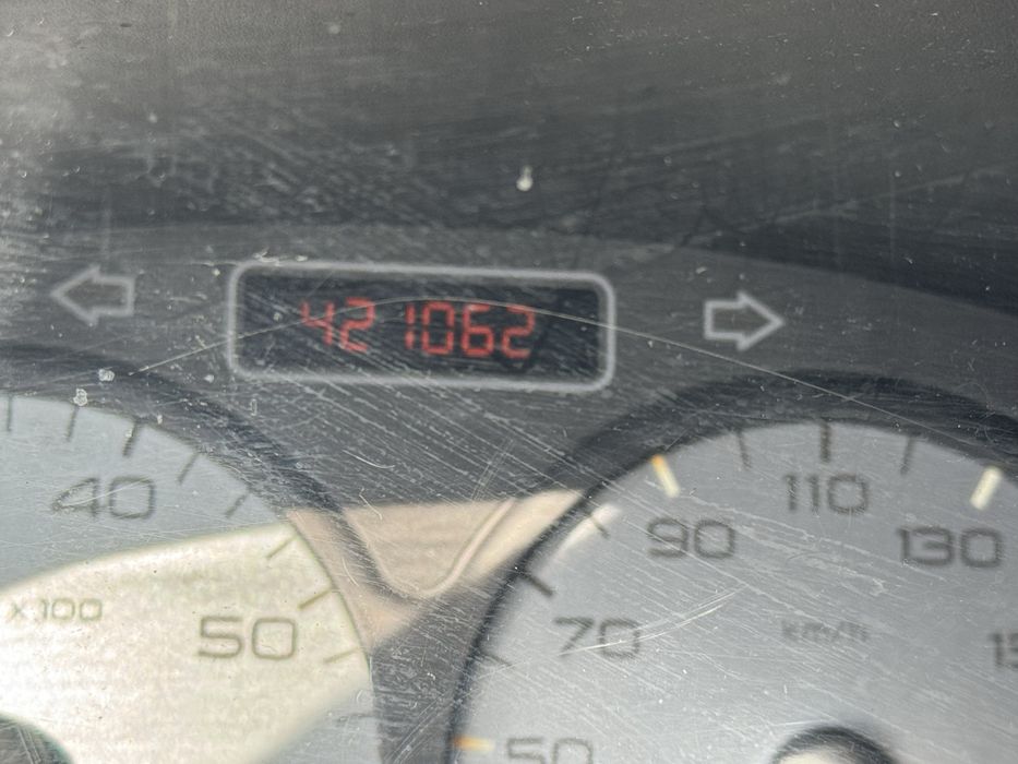 Peugeot Partner 5 lug gasolina - 2005
