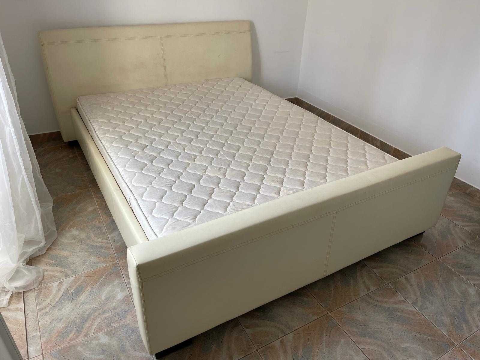 Cama de Casal com colchão