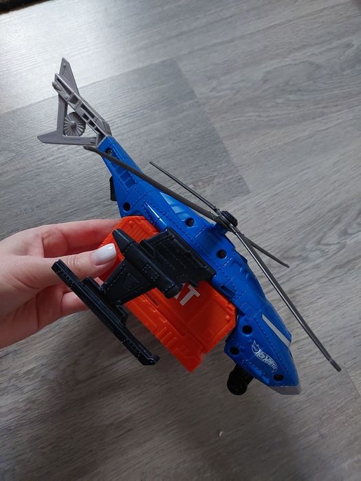 Вертоліт Hot wheels 400грн
