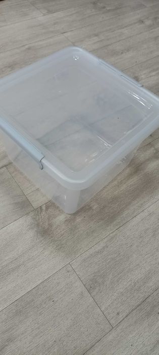 Zestaw pojemników (Duży Pojemnik z pokrywką oraz mniejszy z pokrywką)