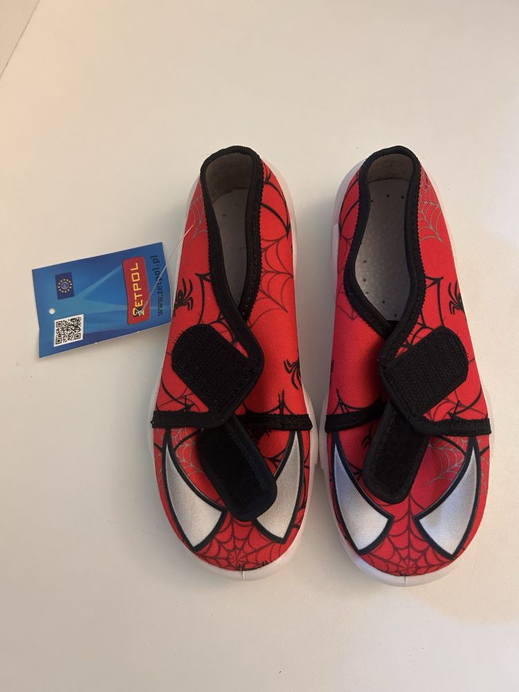 Buty dla dzieci r. 27 z motywem Spidermena