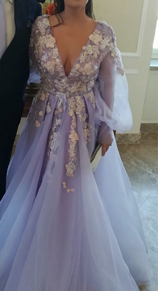 Unikatowa amerykańska suknia ślubna od projektantki Teuta Matoshi 40