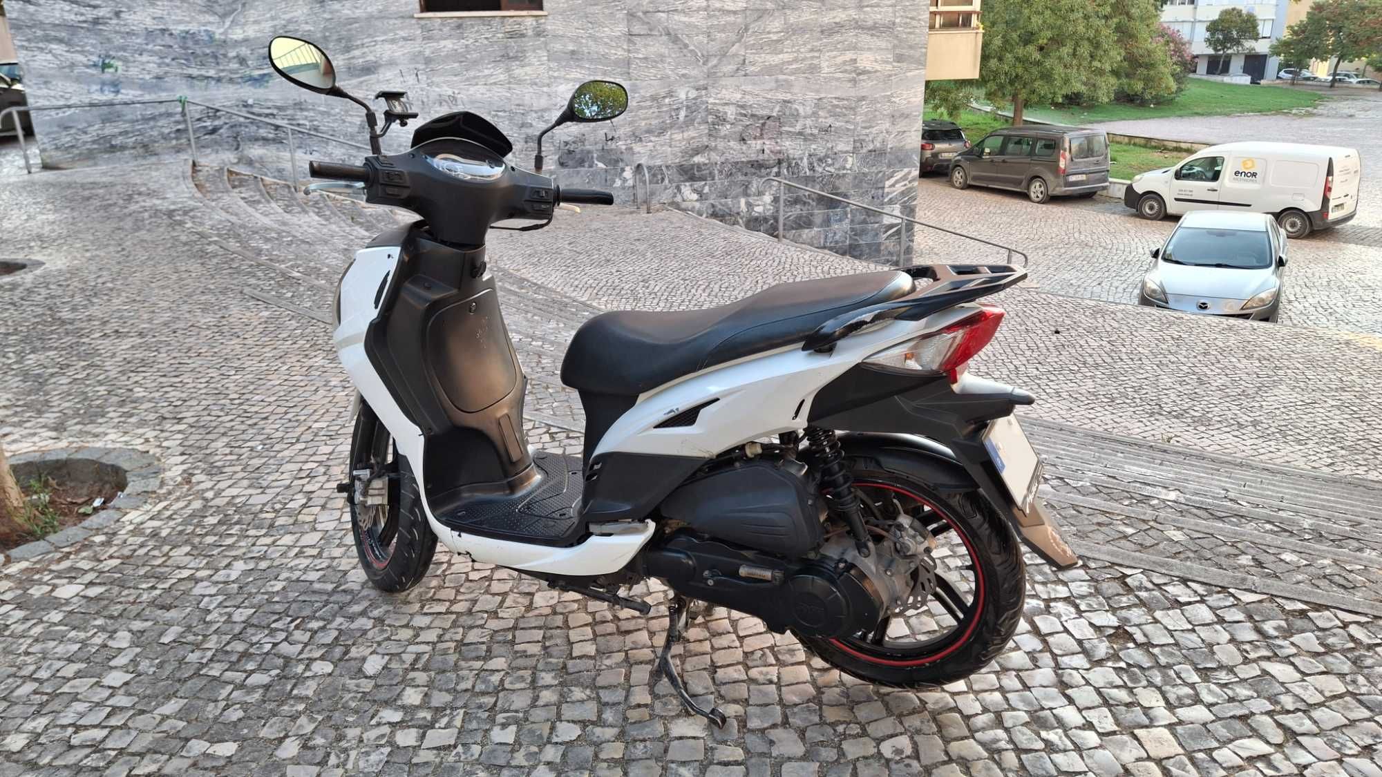 Motociclo Sym Symphony SR 125 CC