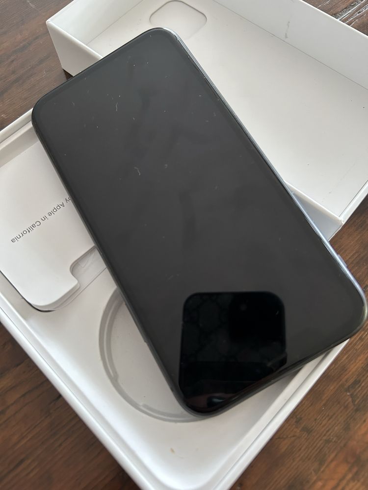 Iphone11 preto com caixa