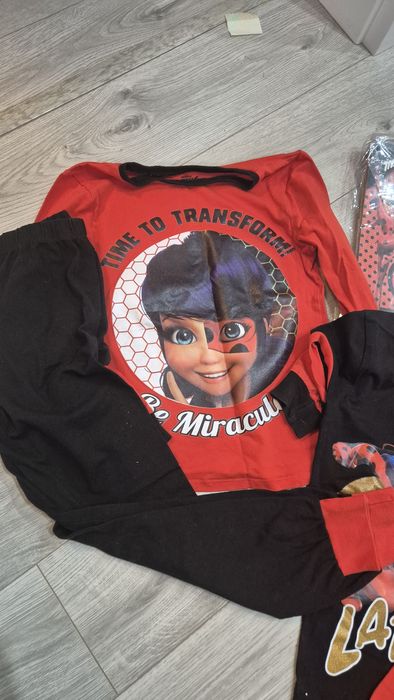 Posciel 135×200  pizamki muraculous biedronka i czarny kot 122/128