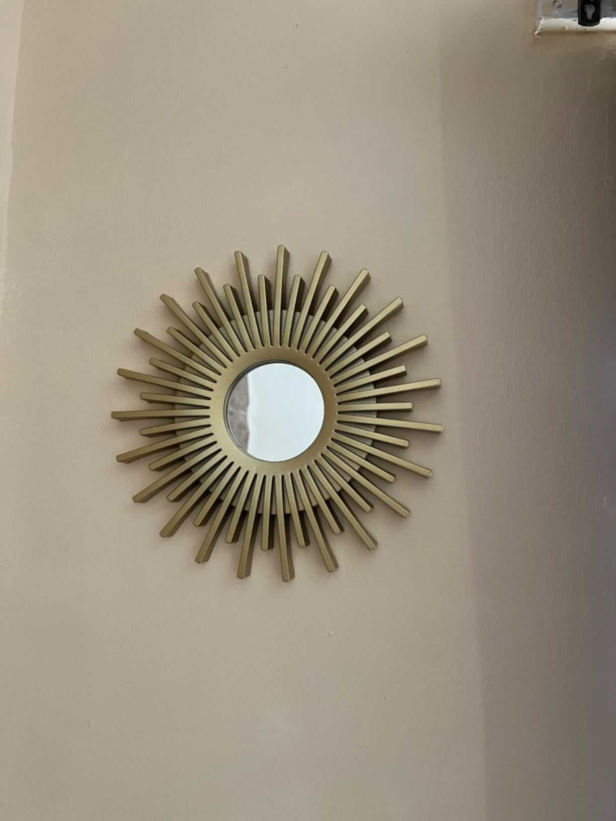 Dekoracja zestaw 3 luster w złotych ramkach do domu na ścianę