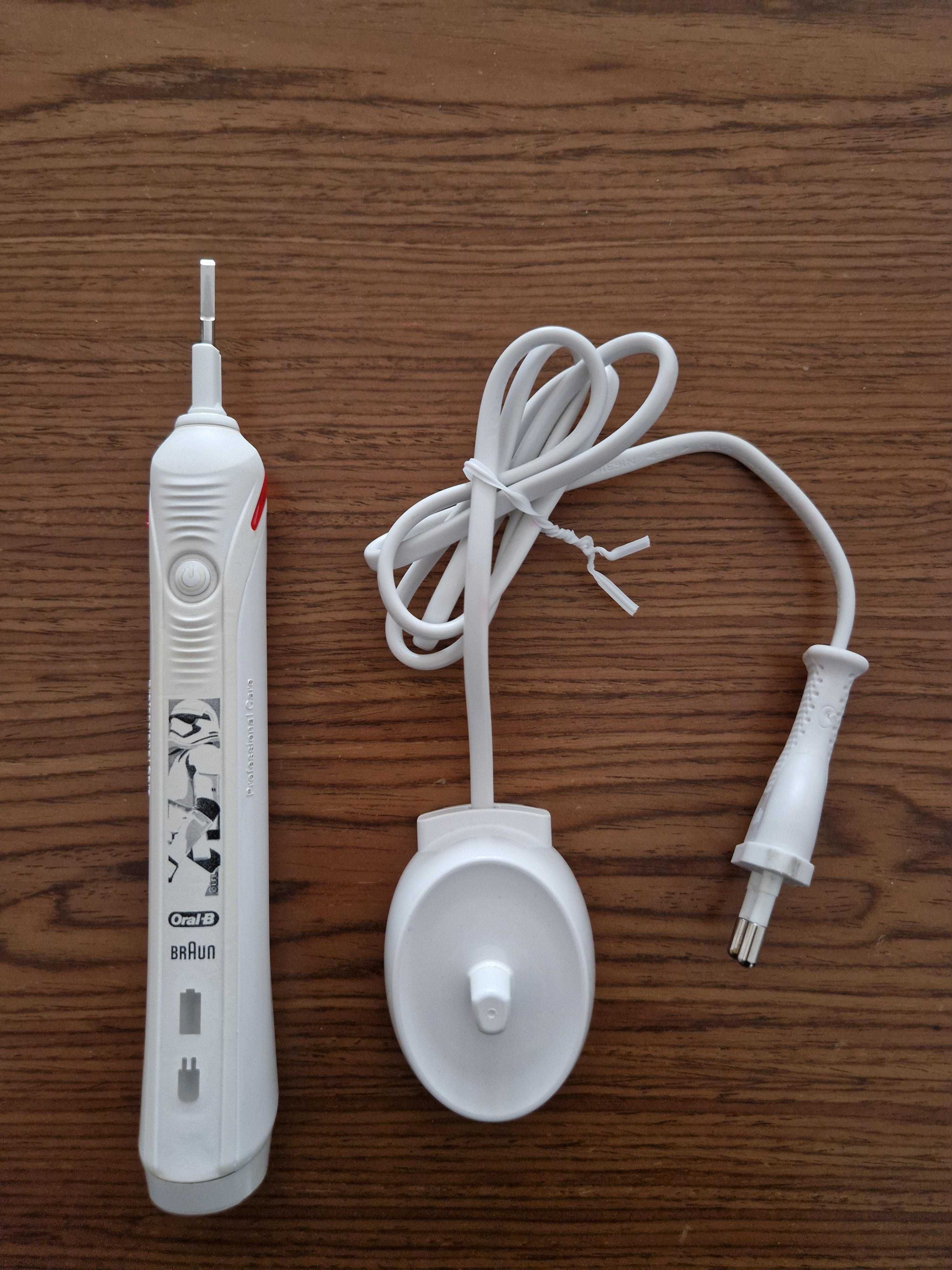 Escova de dentes eléctrica Oral-B Junior (usado) 6+ StarWars