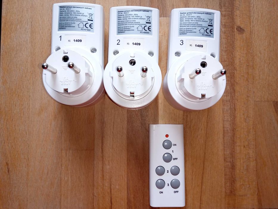 Zestaw 3 gniazd sterowanych radiowo z pilotem