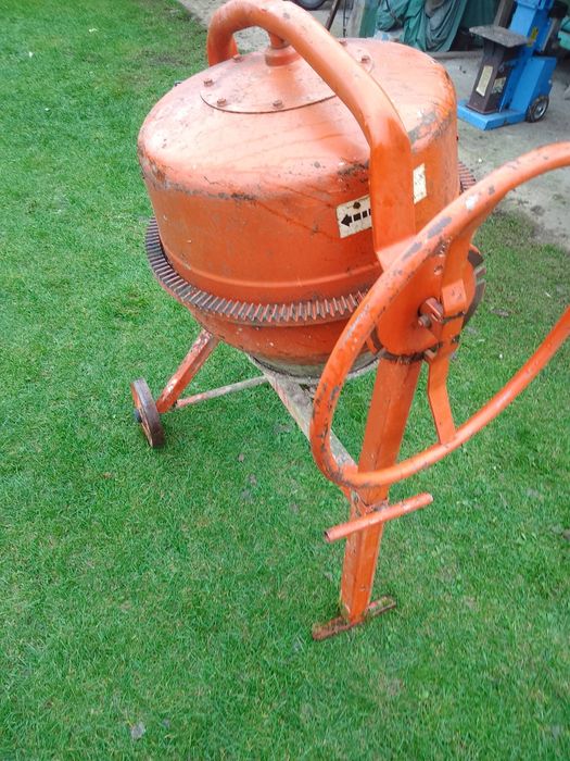 Betoniarka 125L 230v