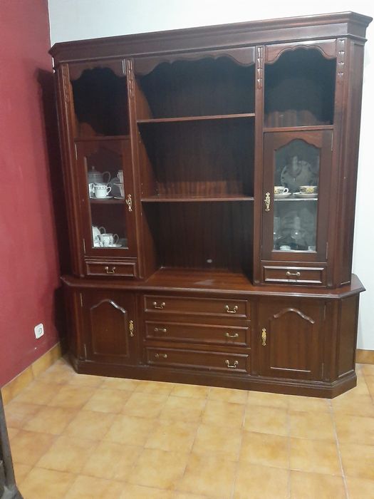 Móvel de sala em mogno