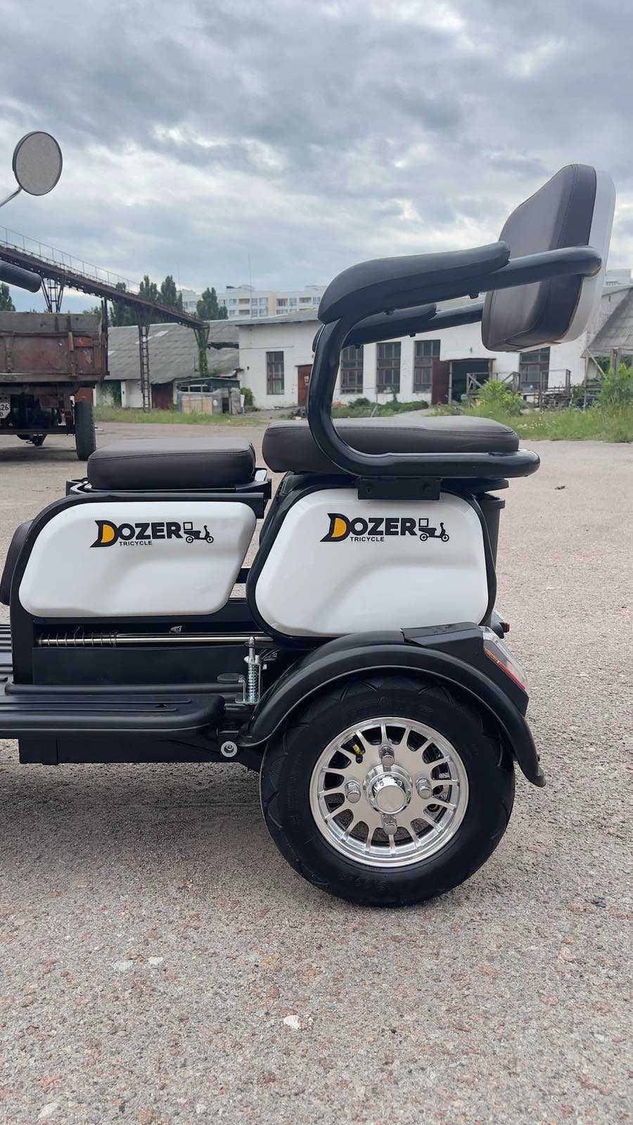 Електротрицикл пасажирський електроскутер Dozer Model 4  800Ват