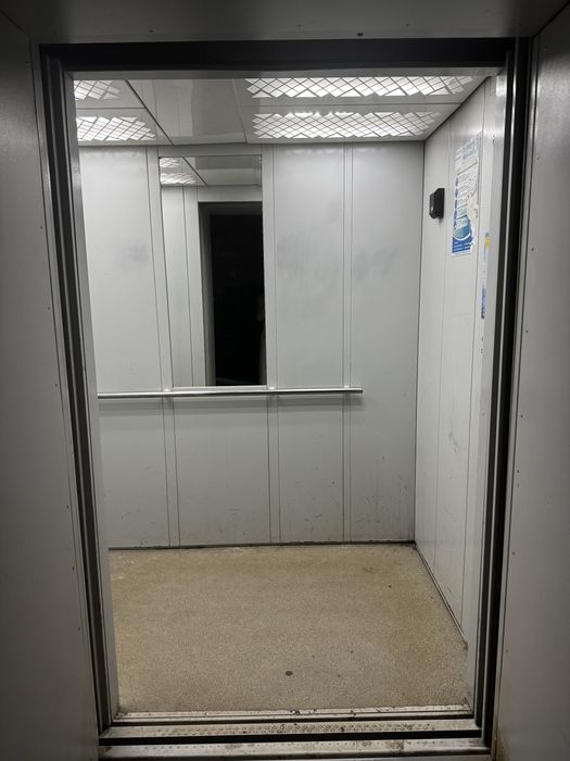 Продается 2 комнатная квартира 8/12 , р-н Малого рынка