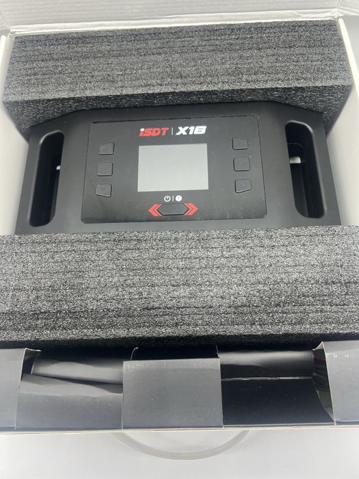 зарядний пристрій ISDT X16.