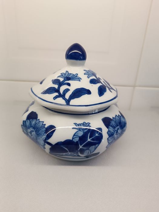 Bomboneira, Açúcareiro, pote Porcelana. Como Novo. 17cm