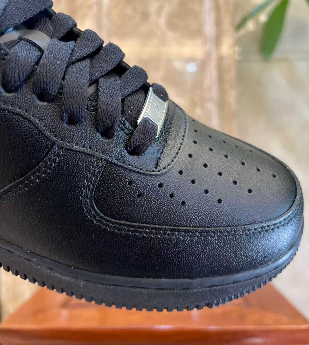 Nike Air Force 1 Low '07 Black r.42