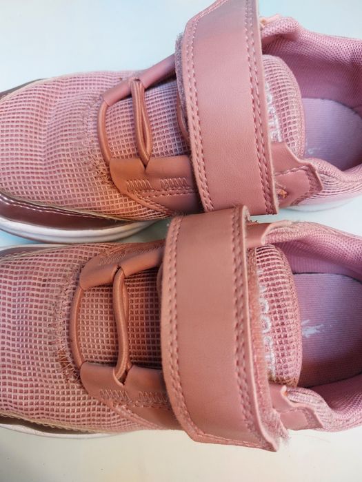 Ténis Lacoste rosa como novos tamanho 30