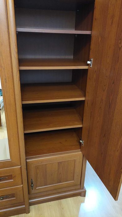 Szafa sześciodrzwiowa Kent z lustrem i szufladami kasztan BRW