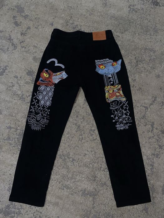 Джинси від легендарного бренду Evisu