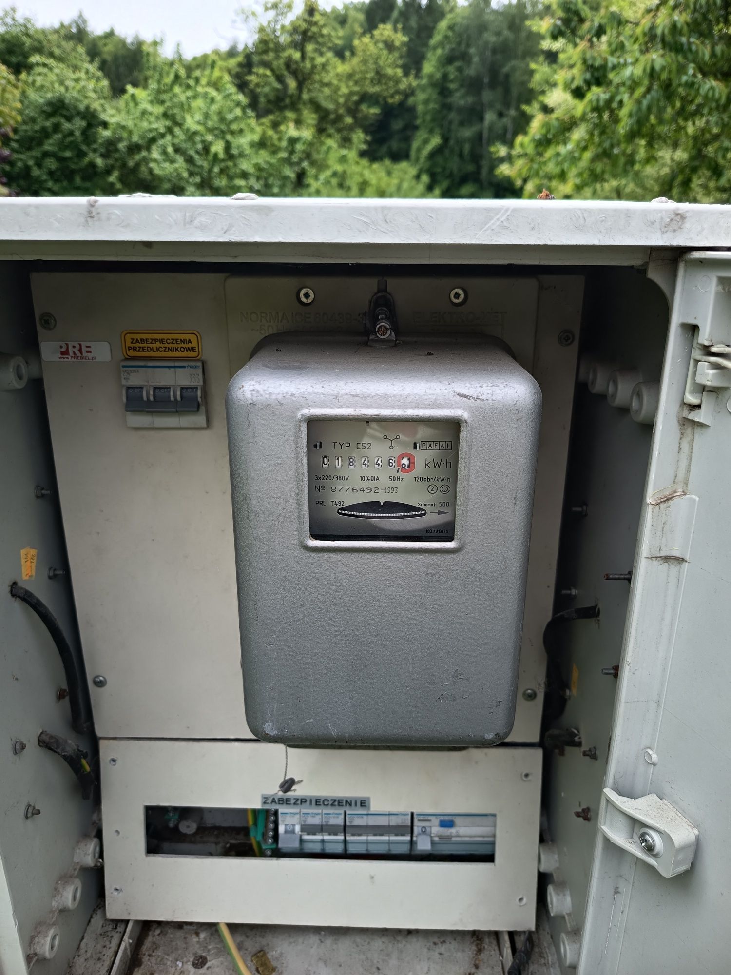 Skrzynka elektryczna na budowę.