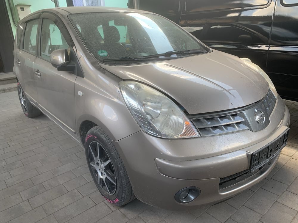 Нісан Нота 1.6v16 на АКПП