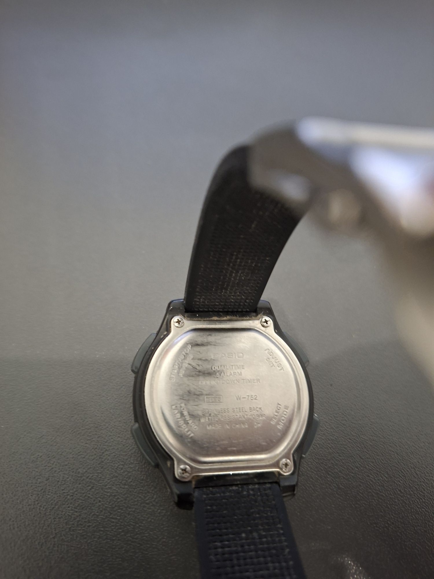 Годинник Casio W-752